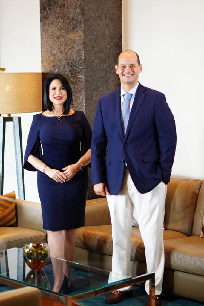 Amelia Reyes Mora y el Dr. Alejandro Cambiaso