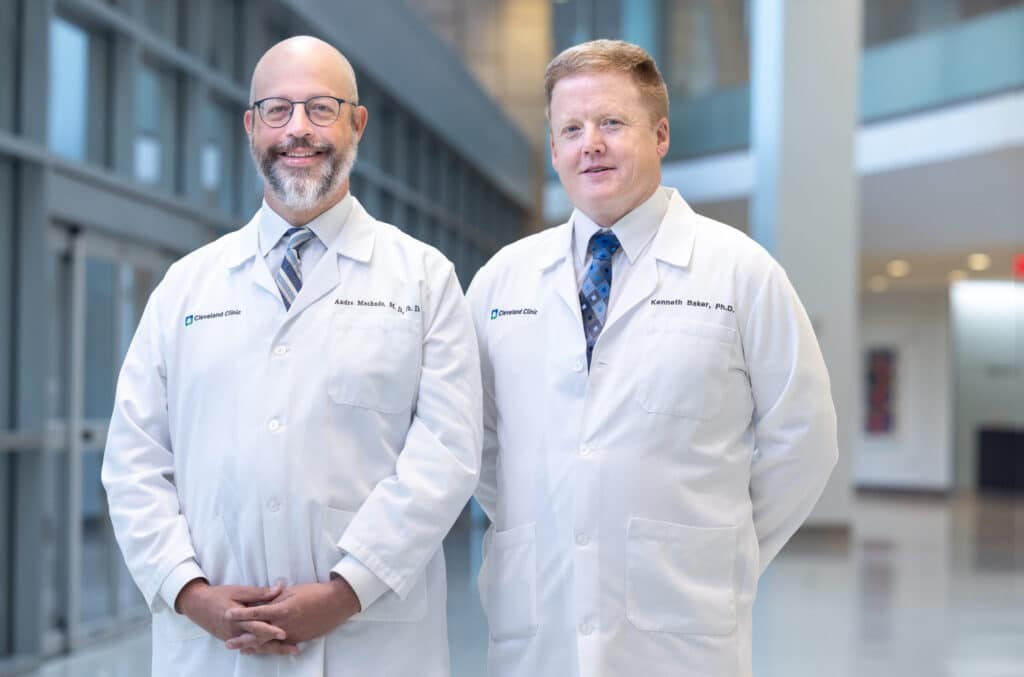 Andre Machado, M.D., Ph.D., y Kenneth Baker, Ph.D.