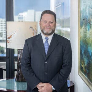 Foto de Ramiro Ortiz Gurdian, director ejecutivo de Grupo Promerica, quien forma parte de la alianza entre emppresas que impulsan desempeño de MIPYMES