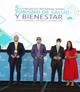 Reconocimiento al Plan de Asistencia Turismo Seguro (integrado por Mitur, Asonahores, Banco de Reservas y Seguros Reservas) Francisco Elías, Víctor Rojas