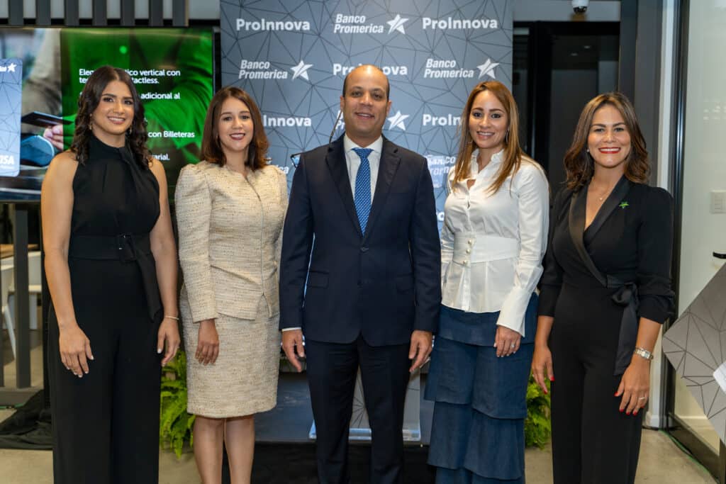 Johanna Encarnación, Marielyn Portorreal, Carlos Julio Camilo, Alina Victorio, Paola Tejada