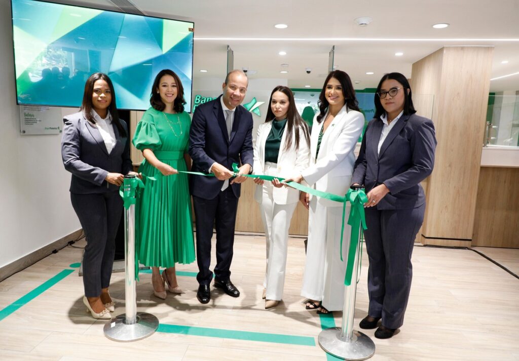 Licelotte Rodríguez, Marielyn Portorreal, Carlos Julio Camilo, Anibel Pérez Jiménez, Johanna Encarnación y Laura Molina