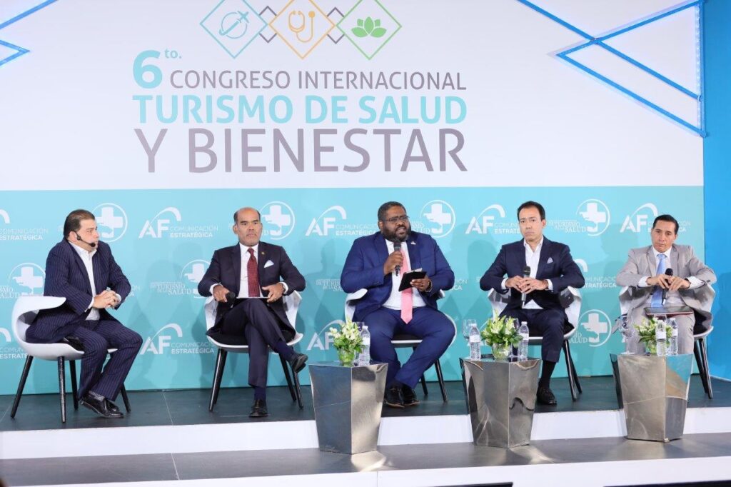 Durante el panel ¿Cómo las nuevas tecnologías impulsan el sector salud?