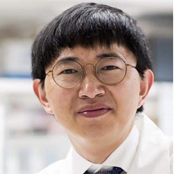 Feixiong Cheng, Ph.D., del Instituto de Medicina Genómica de Cleveland Clinic