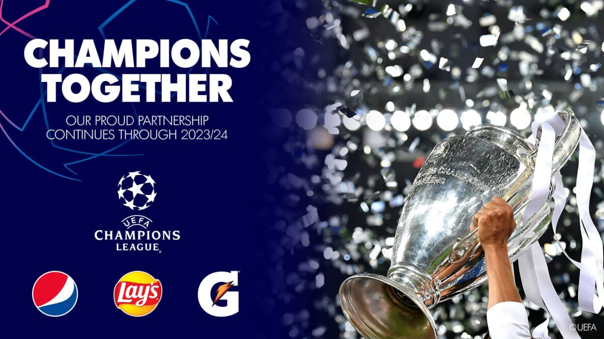 Imagen mostrando copa de la UEFA con logos patrocinadores