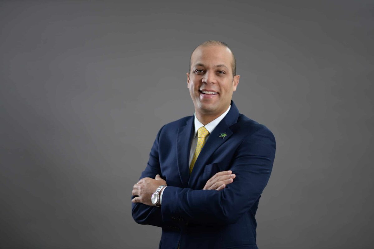 El presidente ejecutivo de Banco Promerica, Carlos Julio Camilo, anuncia inyección de capital e incremento de patrimonio técnico en RD $800 millones
