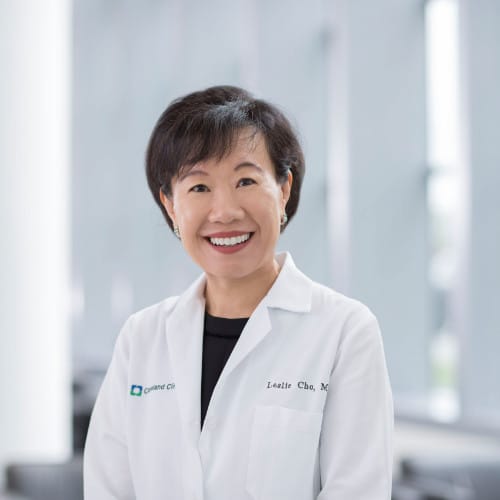 Dra. Leslie Cho, cardióloga de Cleveland Clinic