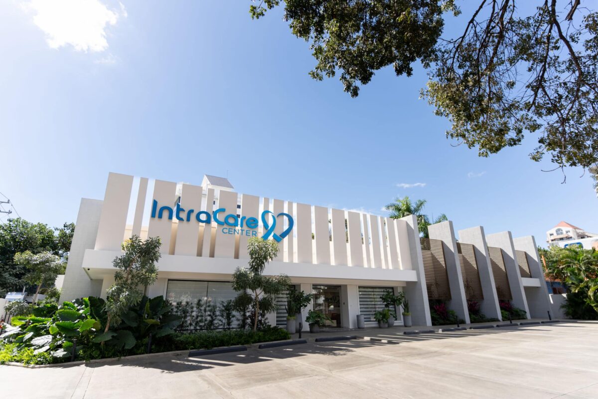 Fachada IntraCare Center