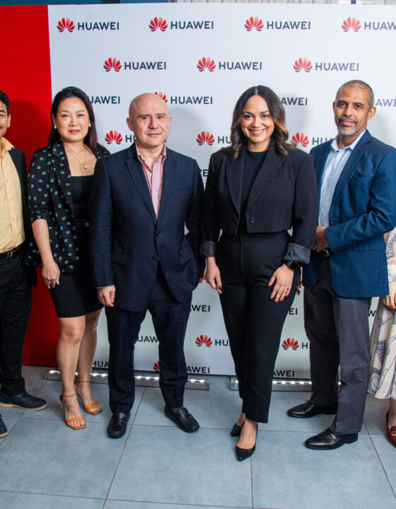 Miguel Matos, Engi Cao, Roberto Marroquín, Carolina Herrera, Rafael Vargas y Yangqing Victoria