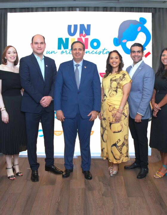 Julio Mejía, Marie Morrobel, Raúl del Toro, Víctor Atallah, Ana Amelia González, Henry Adames, Sarah Lora y Franklin Ortega.