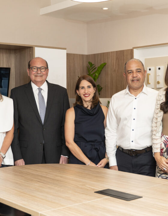 FOTO 1 Principal María Amalia Hache, Jean Antonio Hache, Ana Lluberes, Rafael Minaya y Mercedes Fernández